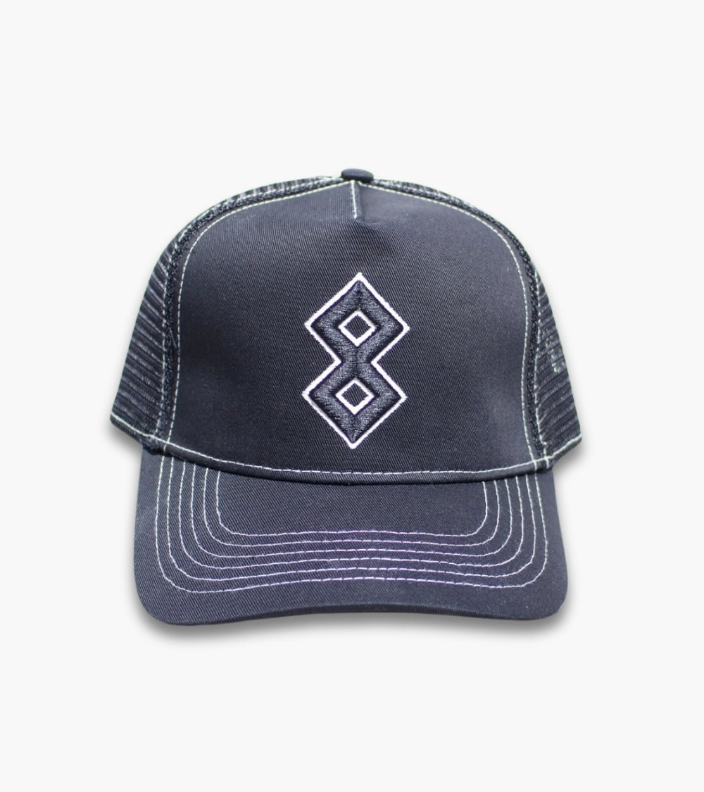 CLASSIC CAP - BLACK / WHITE